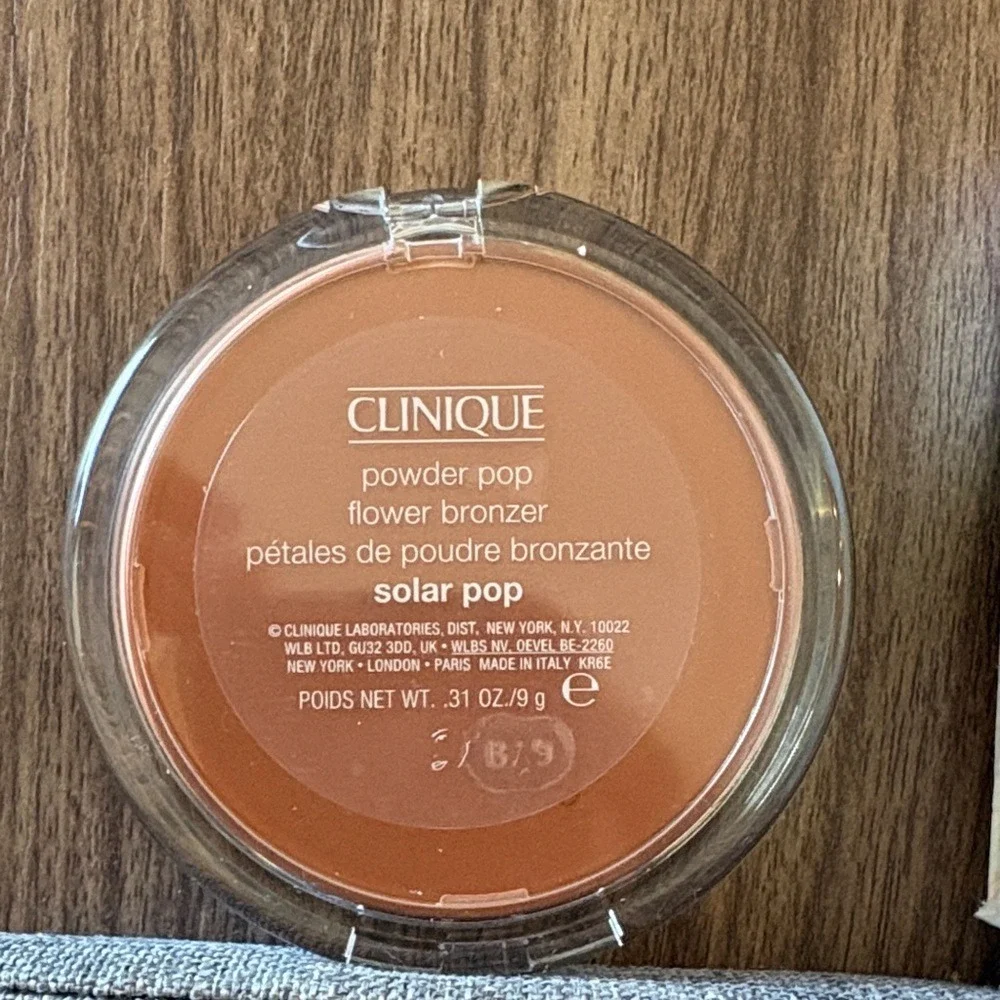 BRAND NEW Clinique Solar Pop Illuminating Bronzer Contour Blush Powder‎ Pressed